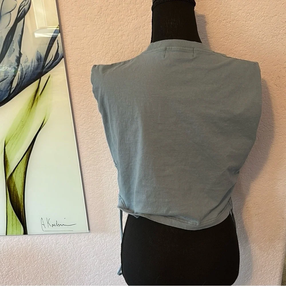 crop top shirt size medium - Picture 3 of 4